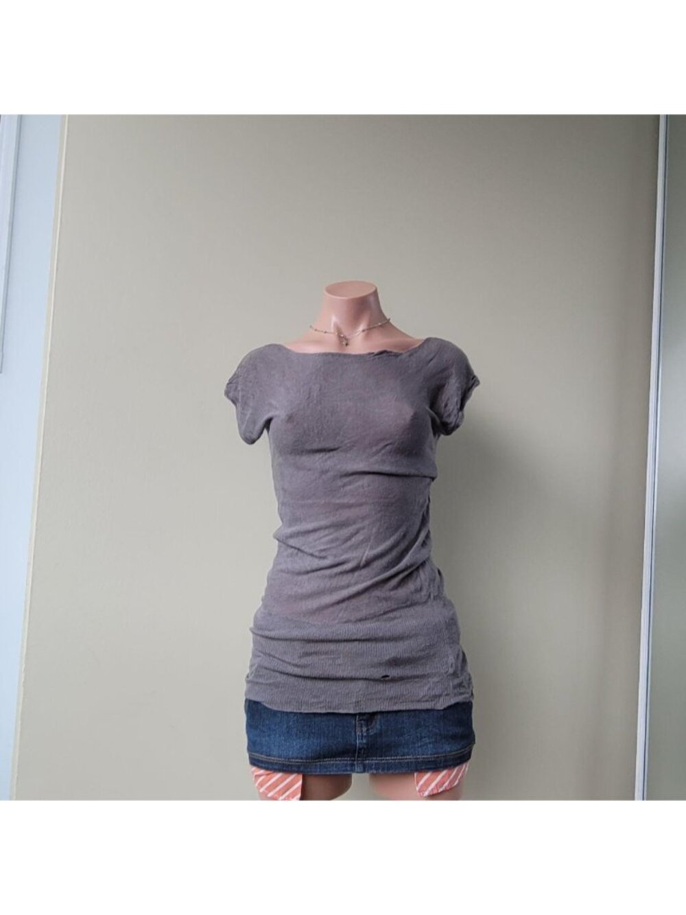 Heather Grey Ribbed Knit Scoop Neck Short Sleeve Mini Sweater Dress (M)